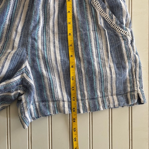 Briggs New York Linen Blue and White Striped Shorts - Picture 9 of 10